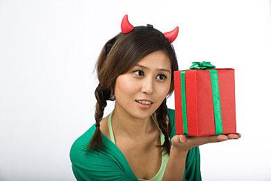 《最后的生还者》Tess女演员去世 年仅45岁